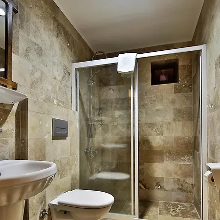 מלון Yusuf Bey House 3*